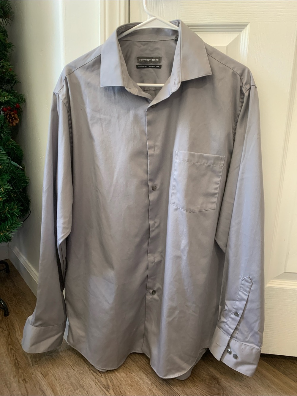 Geoffrey Beene Men’s Gray Casual Button-Down Shirt